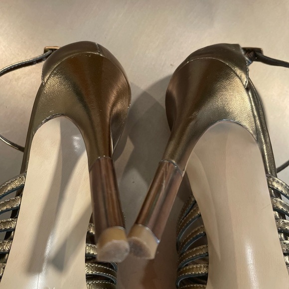 Neiman Marcus Gold leather stiletto heels with ankle strap. Size 10. - Picture 10 of 12